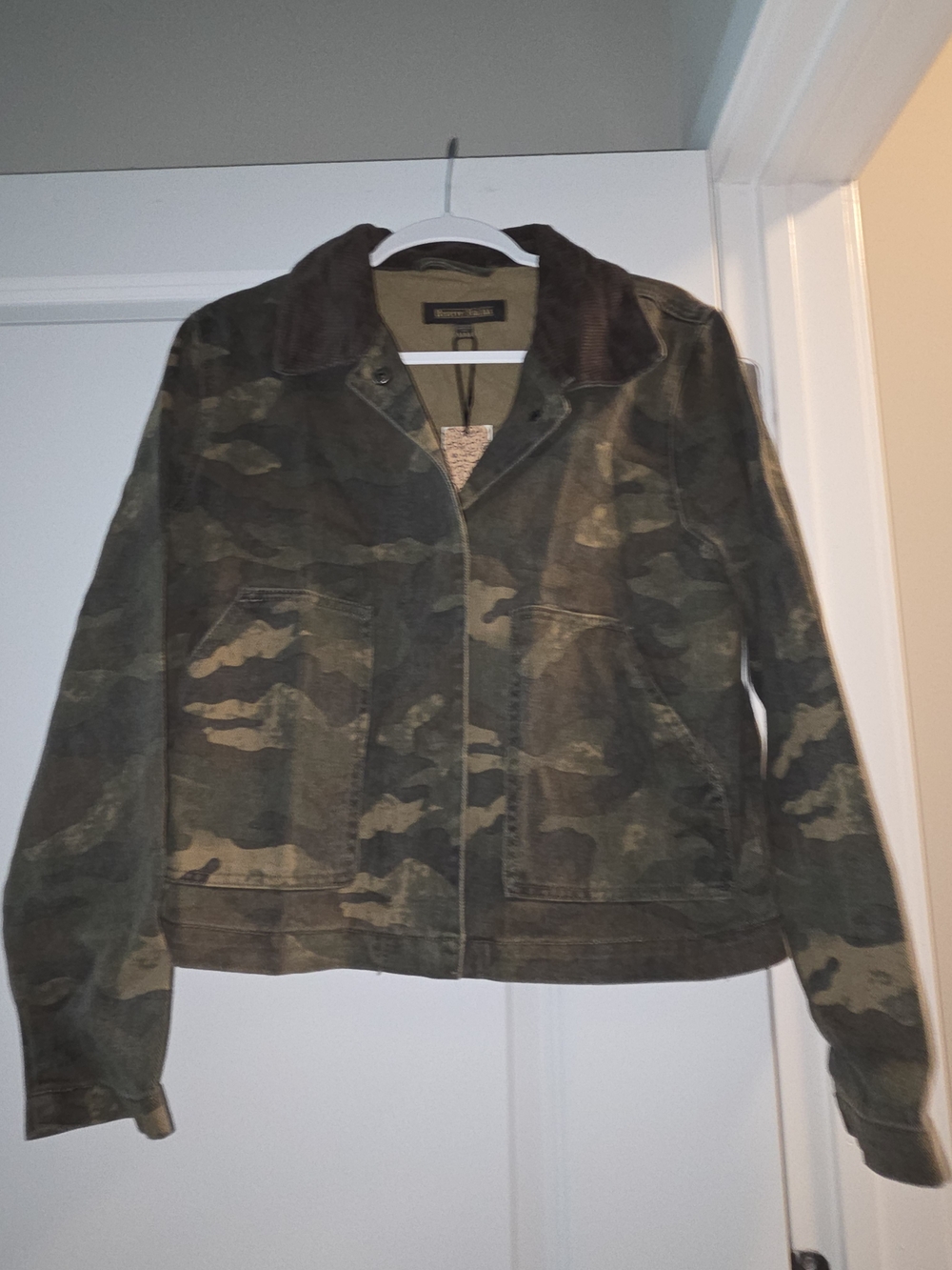 Camouflage Cotton Blend Women's Jacket - Green Camo By Reserve Fairfax Size M